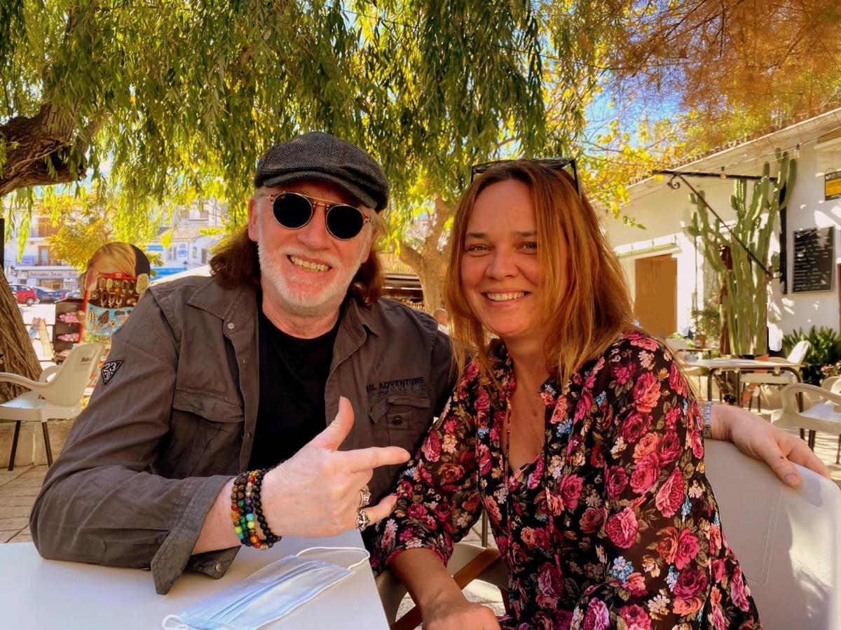 Amigos De Claude & Joanna Homestay Ontinyent