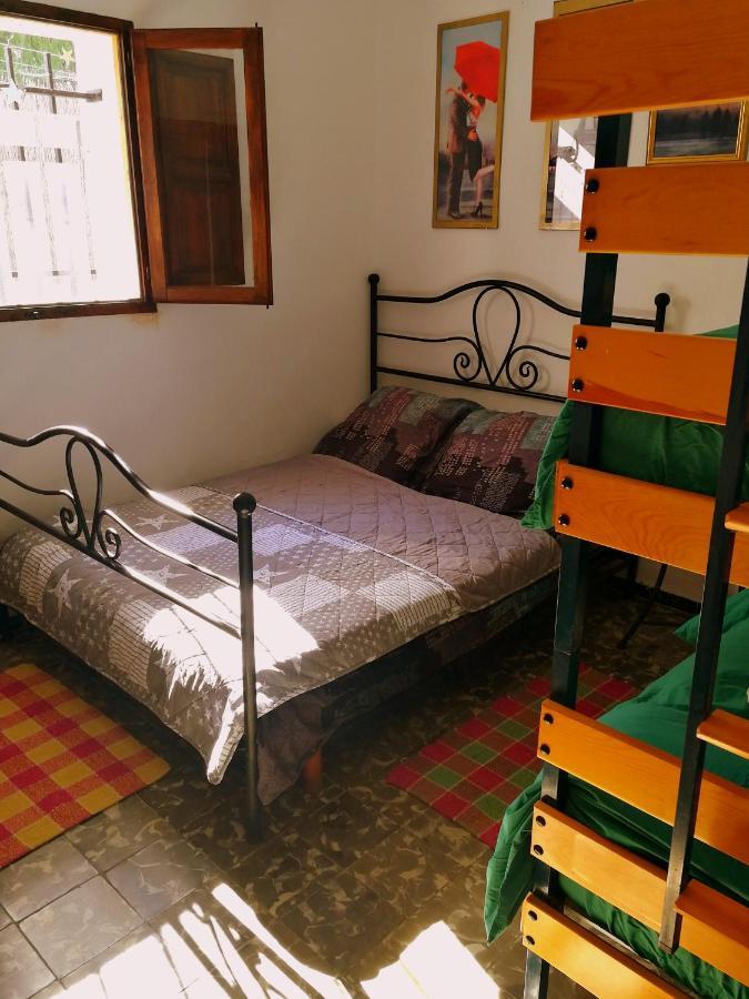 Amigos De Claude & Joanna Homestay Ontinyent